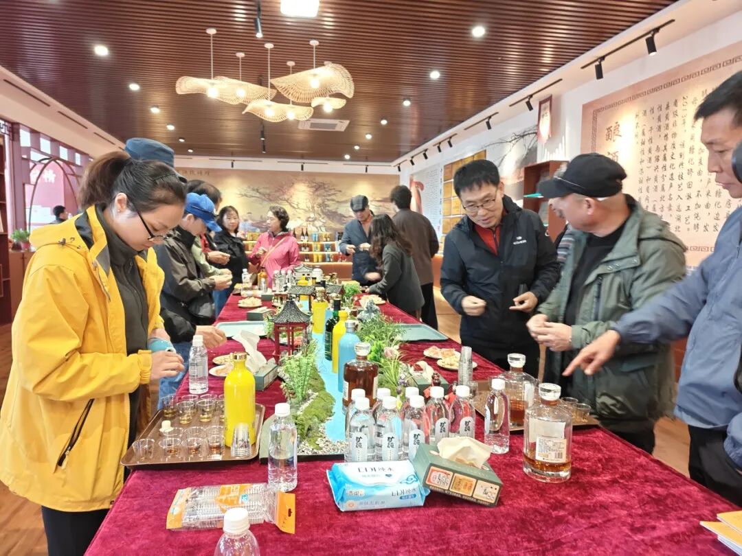 韩国旅游团走进房县忠和，品鉴非遗技艺黄酒，感受荆楚酒文化-第5张图